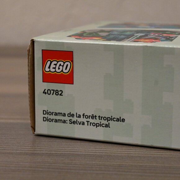 LEGO 40782 Tropical Rainforest Diorama Limited Edition Set - Picture 6 of 6